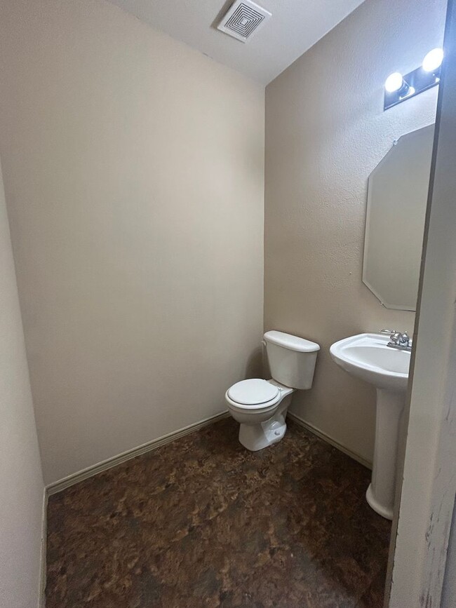 Building Photo - Large 5 bedroom home Anna TX!