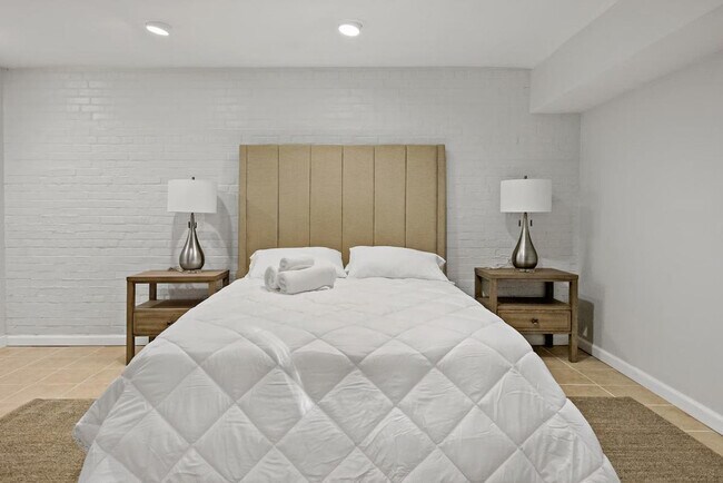 Building Photo - 3303 Water St NW