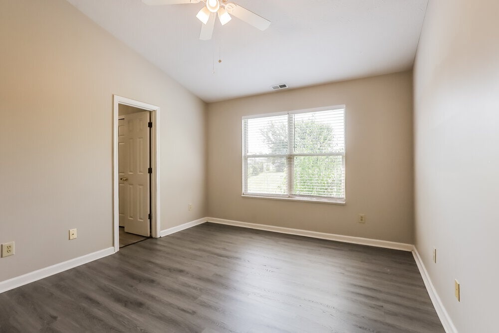 Building Photo - 5384 Lakeside Manor Dr