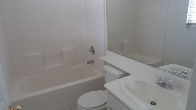 Building Photo - Beautiful Loma Linda Home with 3 Master Bedrooms with own Bathrooms