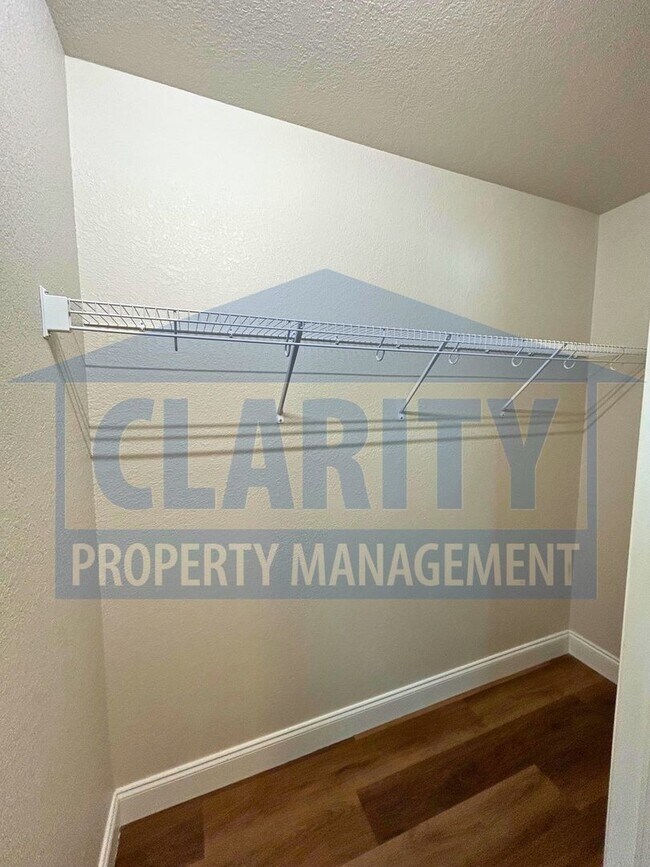 Building Photo - Single level, 3 bedroom home!