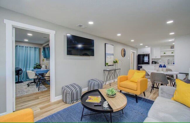 Building Photo - 4802 Crane St