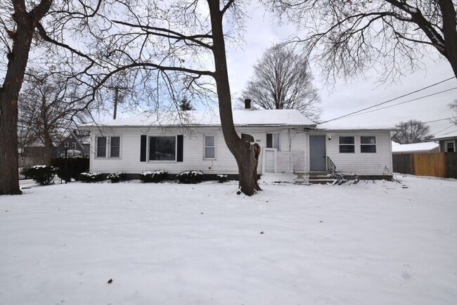 Building Photo - River Park Charming 3 bedroom Single Family Home