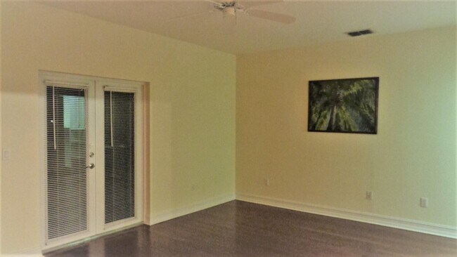 Building Photo - 1825 Bridgepointe Cir
