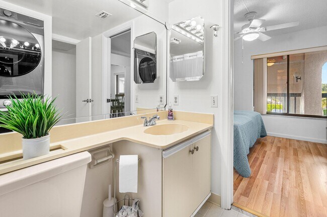 Building Photo - 10110 Cedar Point Blvd