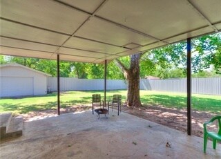 Building Photo - 211 S Fox Dr