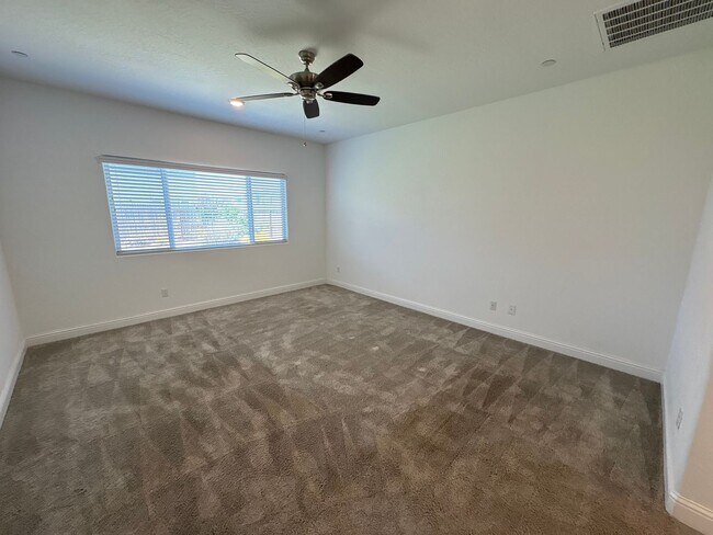 Building Photo - Lennar Home with Solar Available now for m...