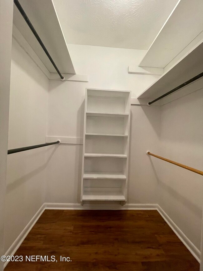 Building Photo - 5391 Golf Course Dr