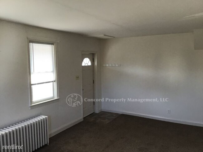 Building Photo - 2730 Maple Ave