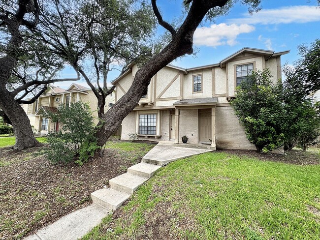 Primary Photo - Cozy Townhome in Vista View