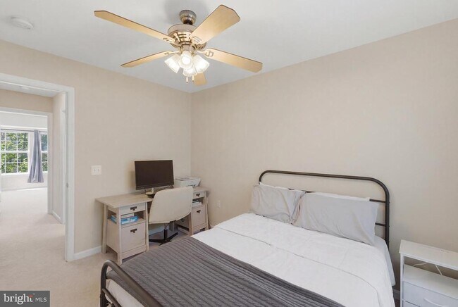 Building Photo - 23098 Fontwell Square
