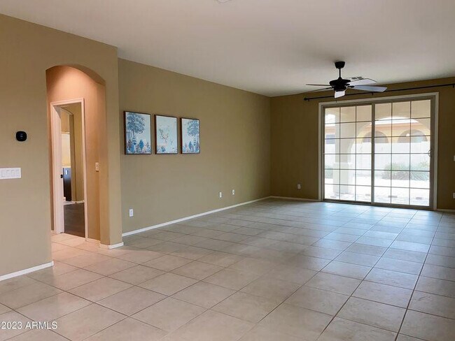 Building Photo - 2971 E Ridgewood Ln