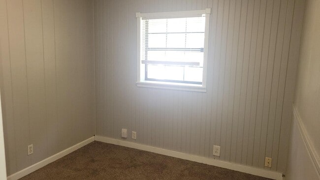 Building Photo - PRE-LEASING!! Two Bedroom/ One Bathroom House