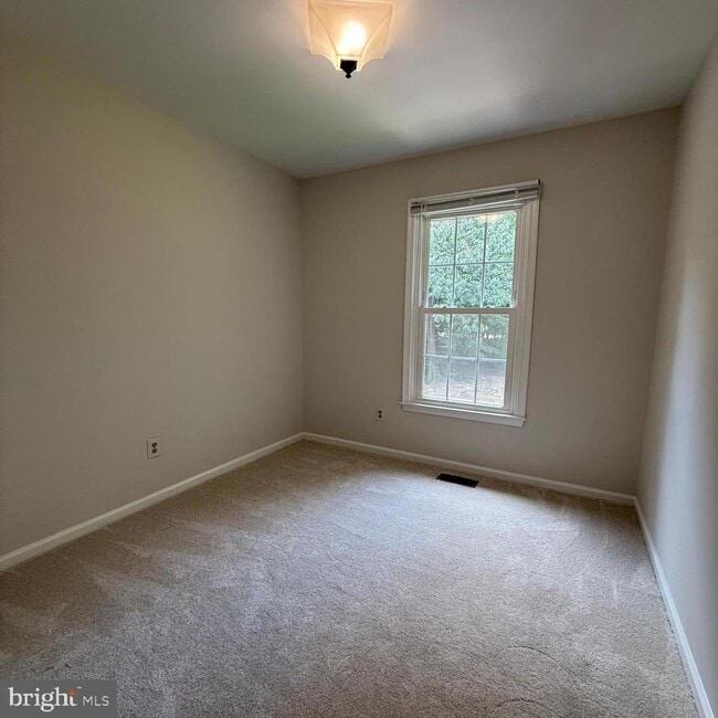 Building Photo - 8442 Springfield Oaks Dr