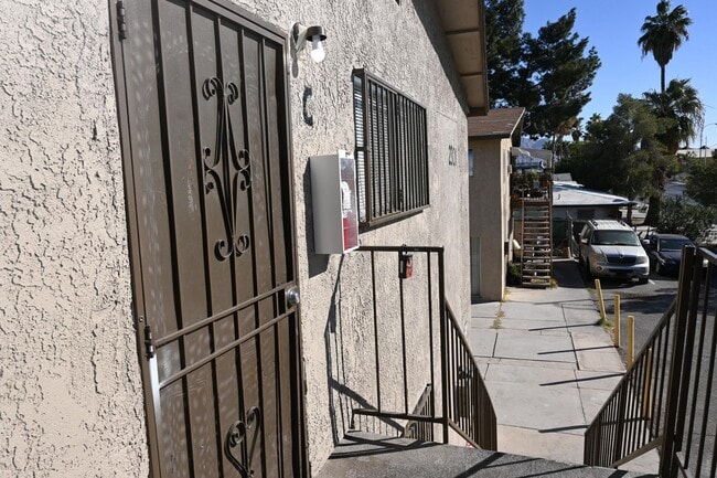 Building Photo - 2301 Stewart Ave #C C