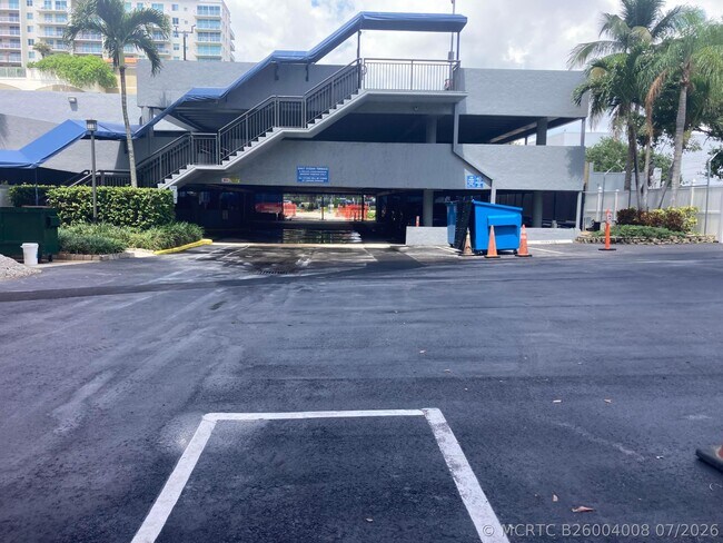 Building Photo - 3031 N Ocean Blvd