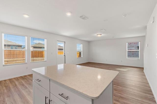 Building Photo - 822 Breakwater Dr