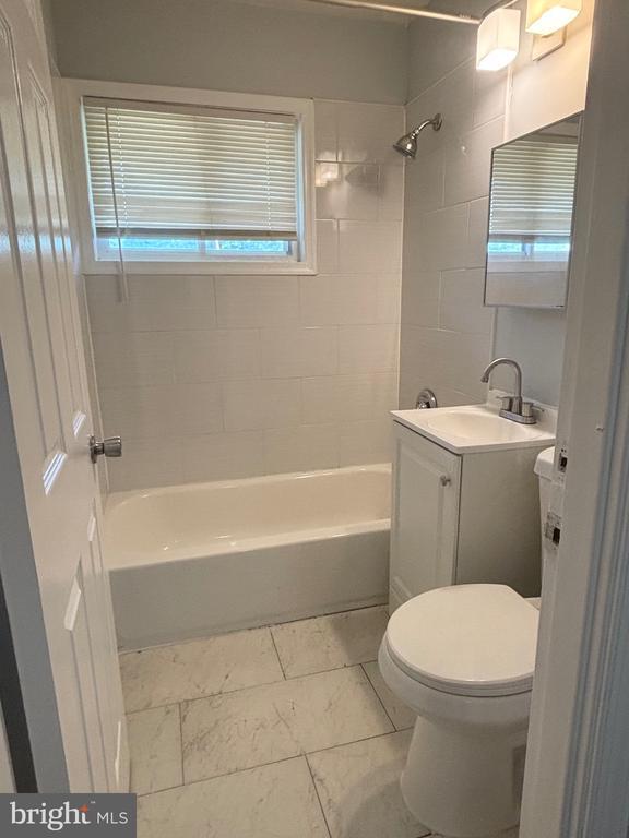 Building Photo - 9103 Wallace Rd