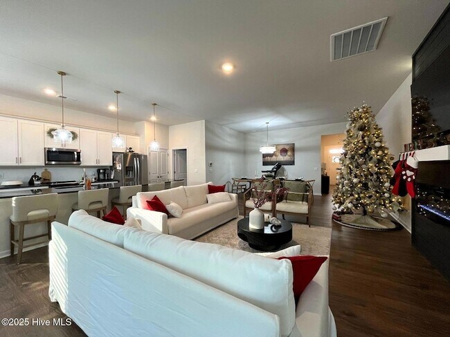 Building Photo - 742 Carnegie court