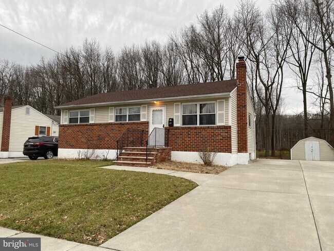 Building Photo - 21 Ridge Dr