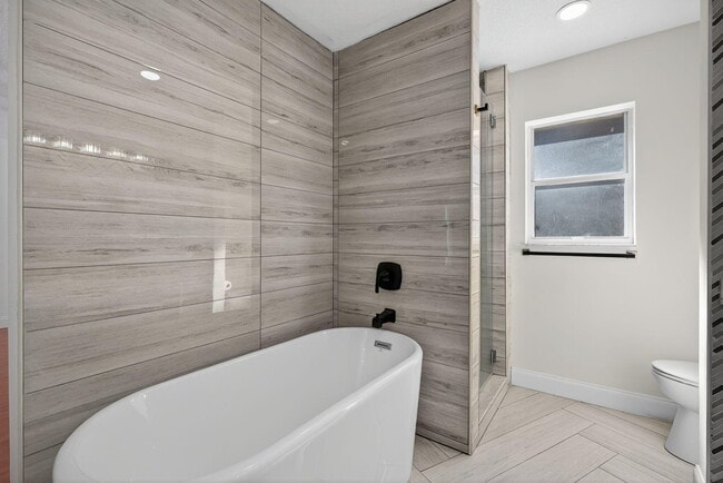 Building Photo - 7004 Galleon Cove Cir