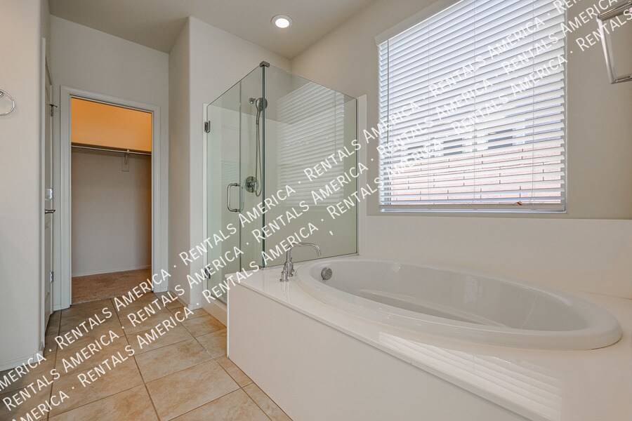 Building Photo - 25334 N 163rd Dr