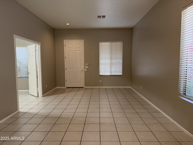 Building Photo - 231 E Krista Way