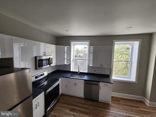 Building Photo - 5535 Ridge Ave
