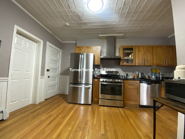 Building Photo - 173 Rindge Ave