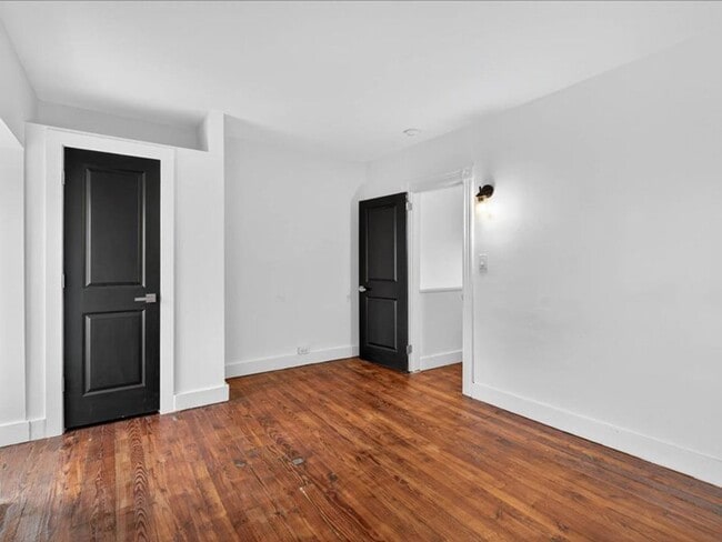 Building Photo - Gorgeous 4 Bedroom 2.5 Bathroom Available in Lancaster City