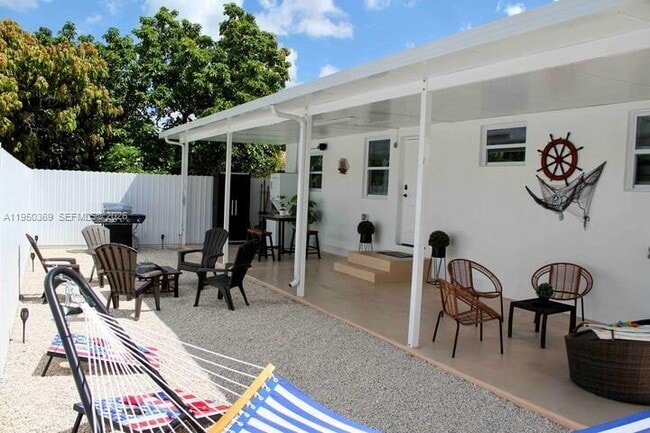 Building Photo - 3000 SW 114th Ave