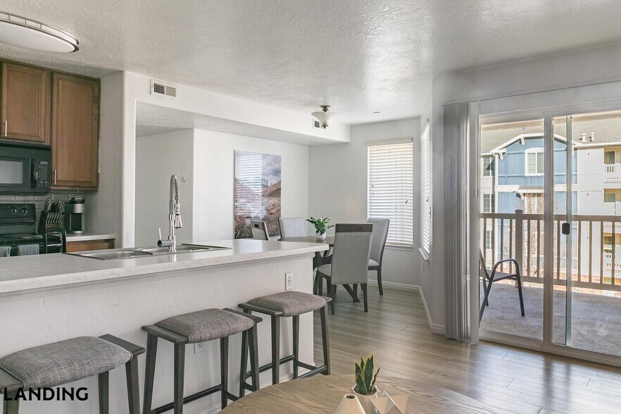 Building Photo - 5657 W Barn Rd