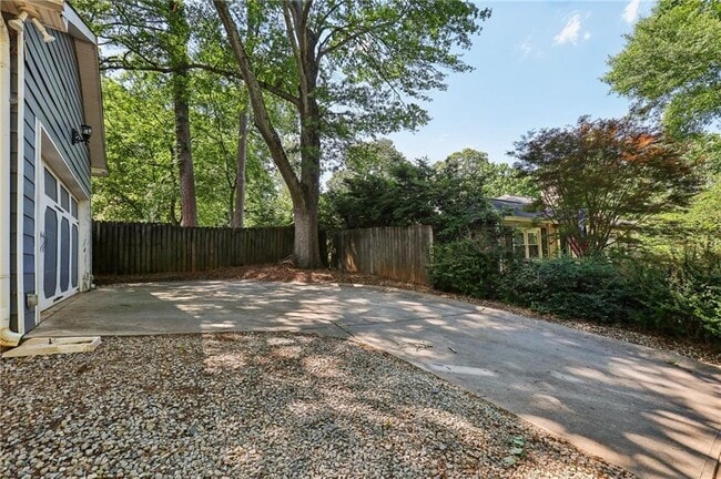 Building Photo - 411 Deering Rd NW