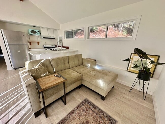 Building Photo - Mill Valley 1bd Serene Forest Cottage