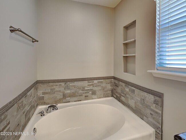 Building Photo - 2968 Majestic Oaks Ln