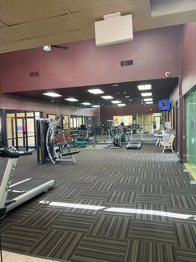 Building Photo - 5118 S Jones Blvd