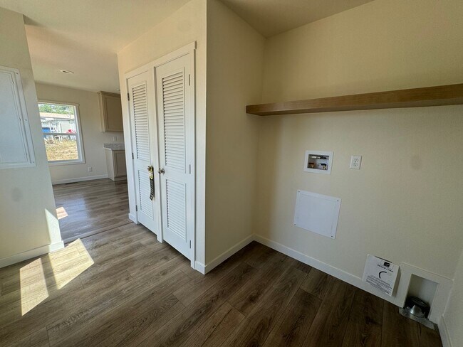 Building Photo - Brand New 3 bedroom House