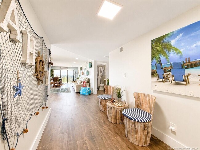 Building Photo - 10044 S Ocean Dr