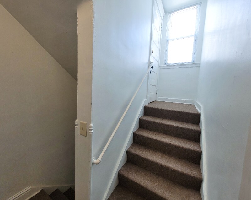 Building Photo - 600 Raub St