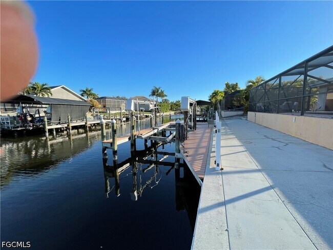 Building Photo - 12196 Matlacha Blvd