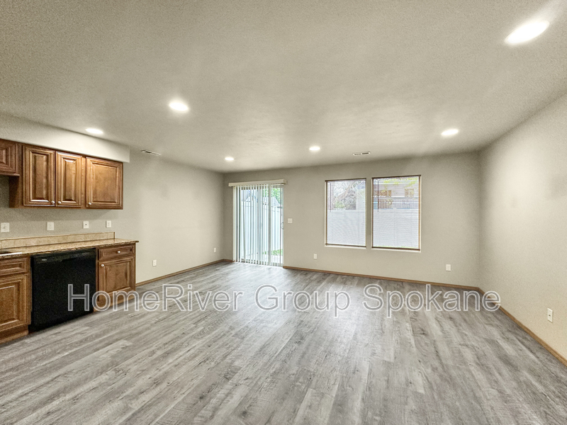 Building Photo - 2714 N Fox Rd