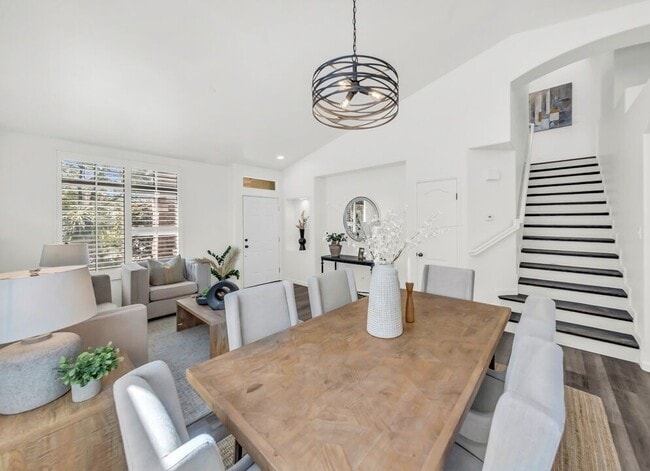 Building Photo - 1122 Alpine Ct