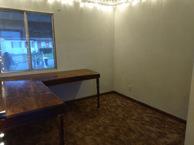 Building Photo - 35 Cedar Ridge Dr
