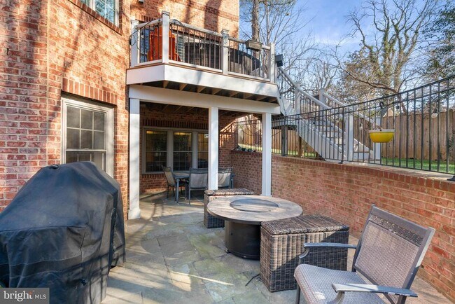 Building Photo - 1604 Colonial Ln