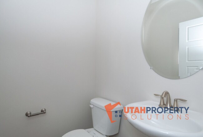 Building Photo - 4693 Daisy Ln