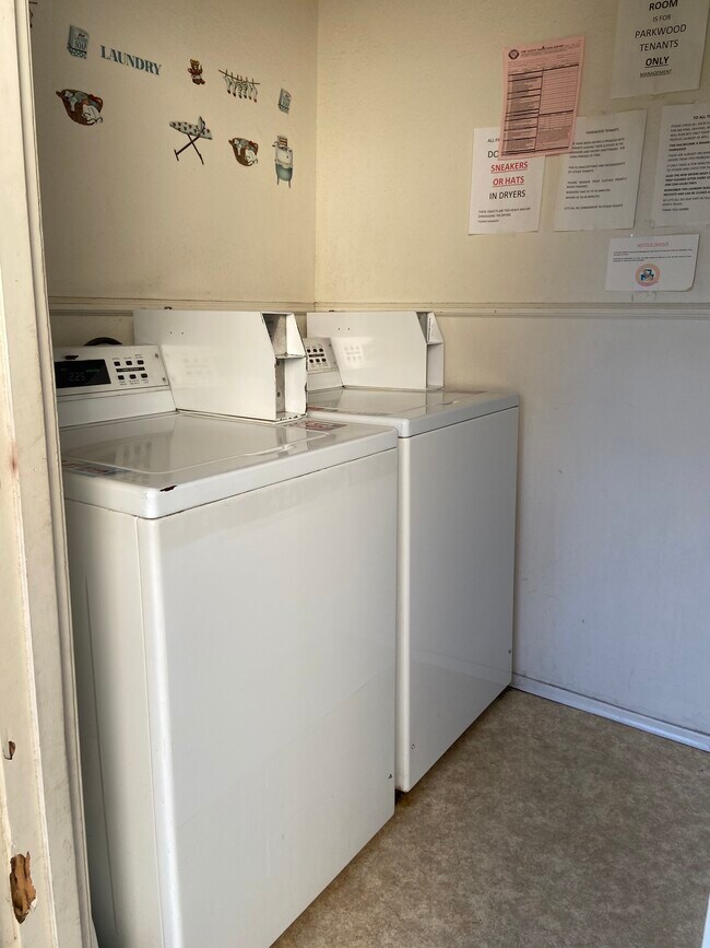 Building Photo - 441 Casselman St