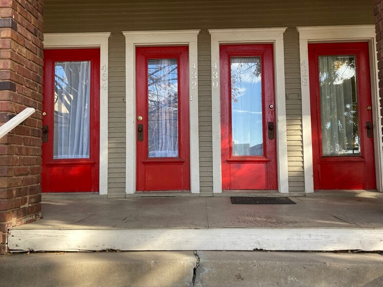 Building Photo - 434 N Topeka Ave