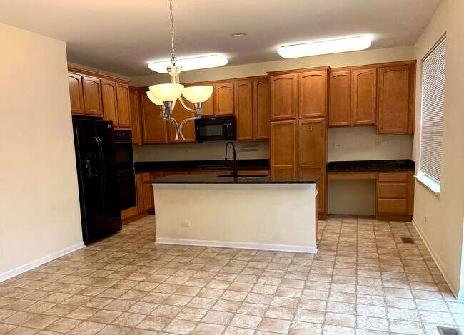 Building Photo - 738 Spires Dr