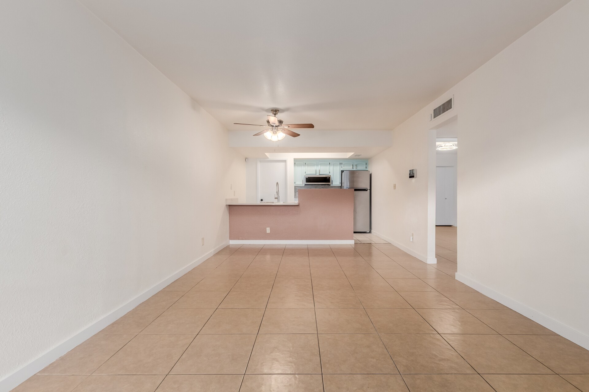 Building Photo - 925 W Peoria Ave