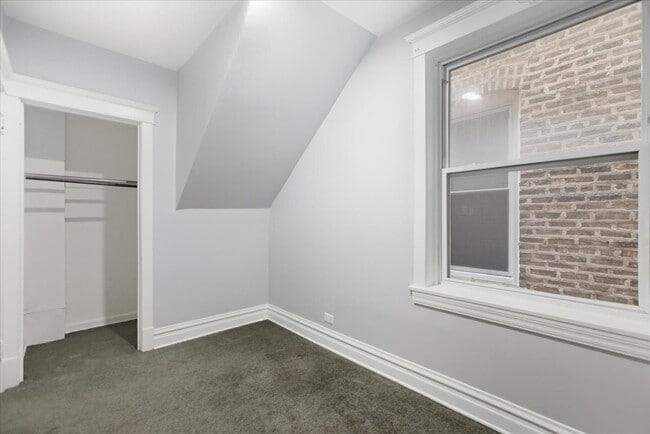 Building Photo - 2708 N Richmond St